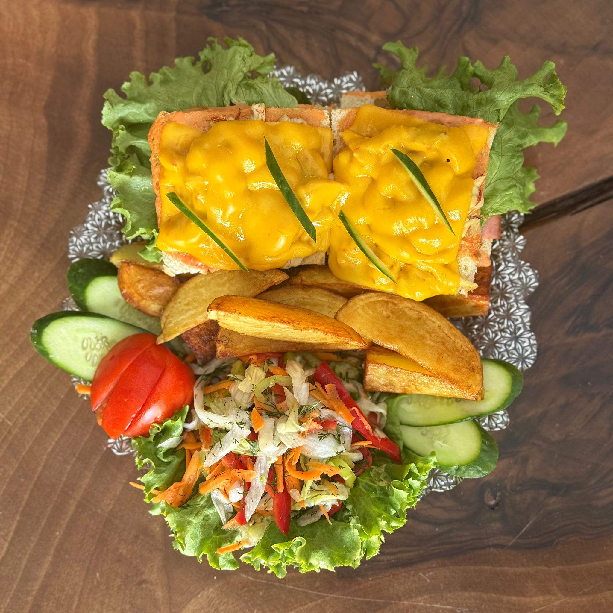 Üç Katlı Kulüp Sandviç